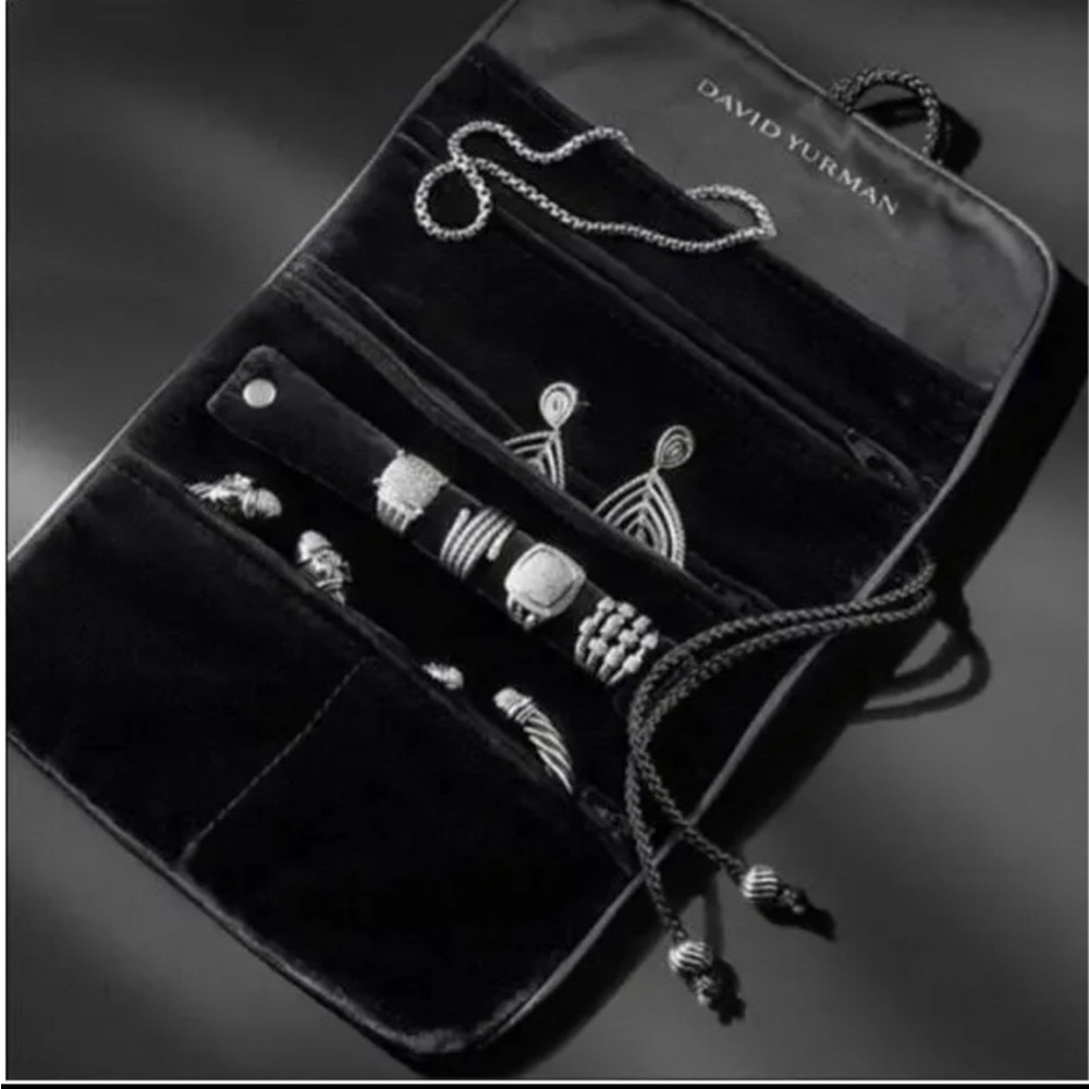 David Yurman burgundy velvet jewelry roll